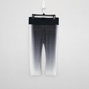 Gap Fit gfast Womens Capri length Leggings Size M